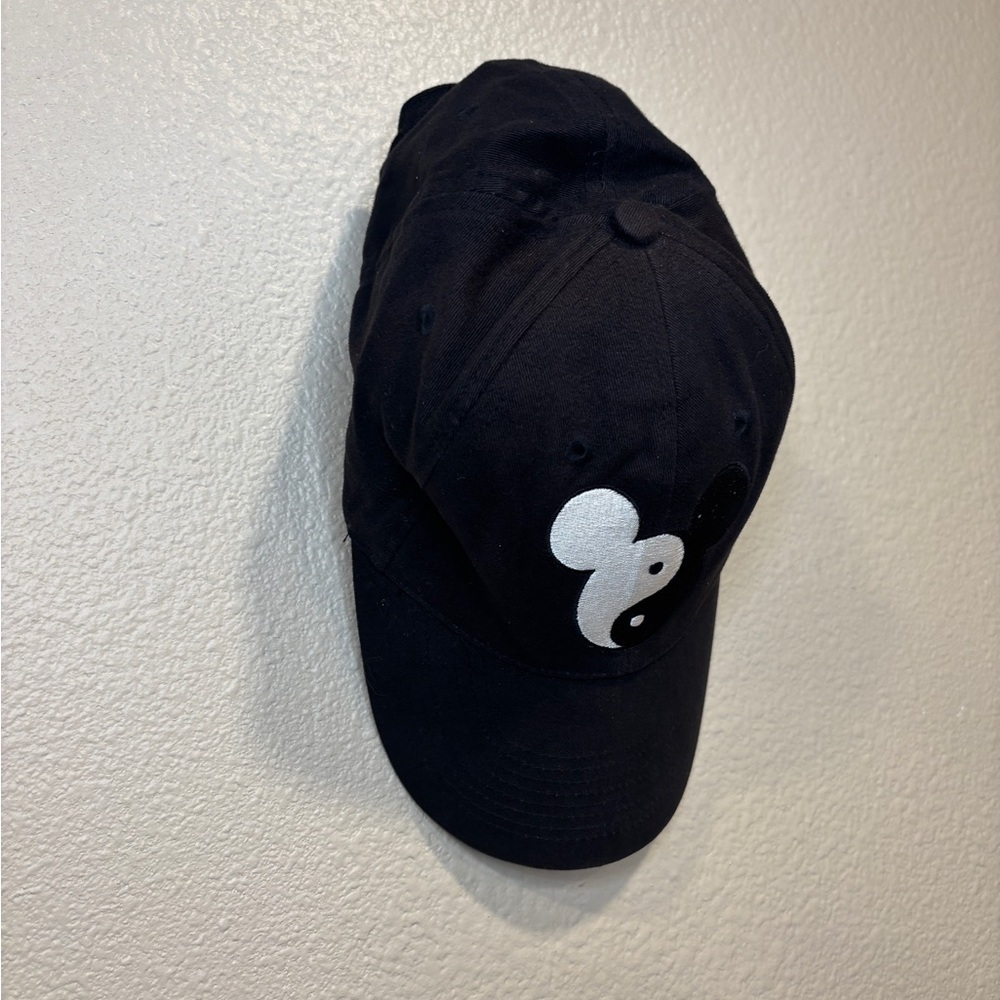 Vintage Walt Disney World Yin & Yang Mickey Mouse Hat – Adjustable Adult - Picture 5 of 7